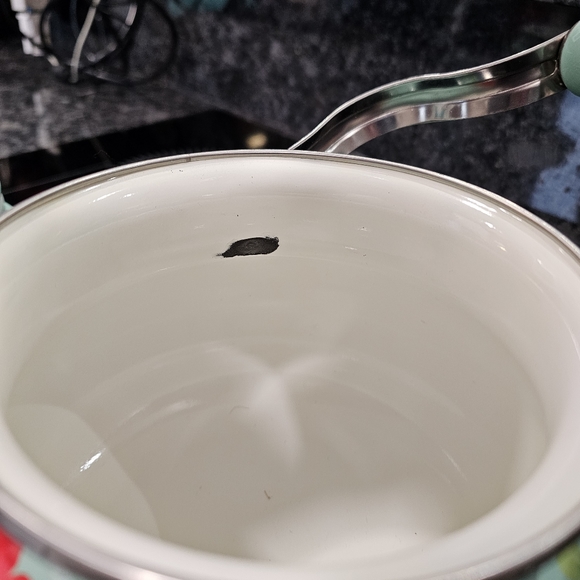 The Pioneer Woman Breezy Blossom Enamel On Steel 1.9-Quart Tea Kettle (FLAW) - Picture 14 of 16